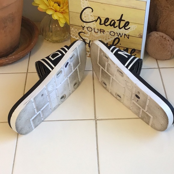 ‘Danskin’ Sunset Slides (#5) - Picture 5 of 7